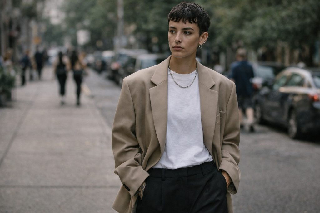 Moda genderless en las tendencias de moda 2026 que redefinen la identidad