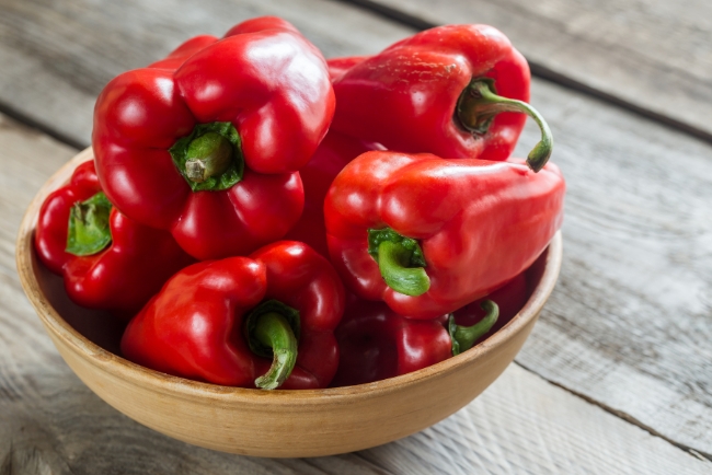 El sorprendente vegetal que estimula el colágeno y protege tus rodillas de forma natural