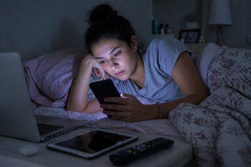 Dormir bien rompe hábitos perjudiciales para el cerebro